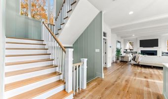 90 E LAKE Dr, Annapolis, MD 21403