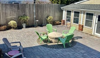 225 Pearl St, Beach Haven, NJ 08008