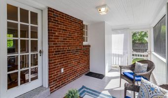 5028 25TH St N, Arlington, VA 22207