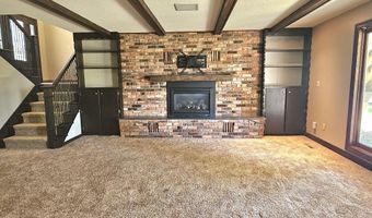 1507 Squire Ln, Aberdeen, SD 57401