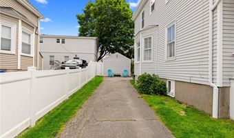 13 Atlantic St, Newport, RI 02840