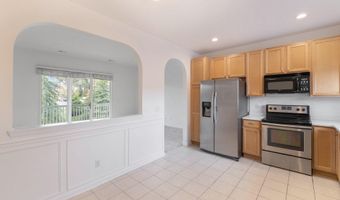 2925 N Knightsbridge Cir, Ann Arbor, MI 48105