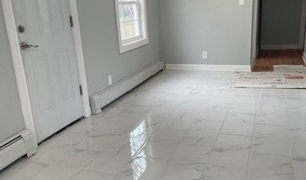 156 Triangle St, Danbury, CT 06810