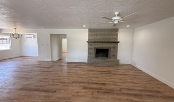 911 S 4th St, Artesia, NM 88210