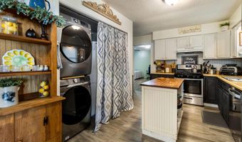302 S EAST St, Abingdon, IL 61410