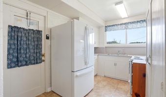 320 W Lanai St, Kahului, HI 96732