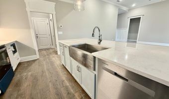 105 Orchard Cir, Adel, GA 31620