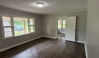 208 East St, Batesville, MS 38606