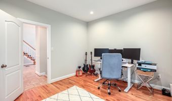 9304 WILDOAK Dr, Bethesda, MD 20814