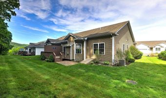 61 Pondview Cir 61, Beacon Falls, CT 06403
