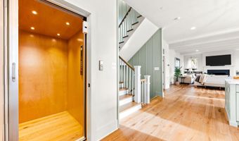 90 E LAKE Dr, Annapolis, MD 21403