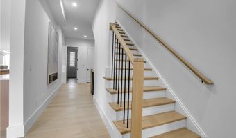 11 Sanctuary Ct, Amherst, NY 14221