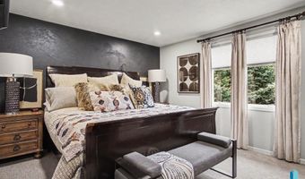 904 S Patrician Ct, Brandon, SD 57055