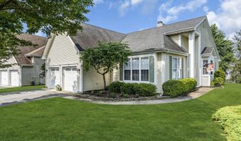 7 Woodlake Ct, Barnegat, NJ 08005