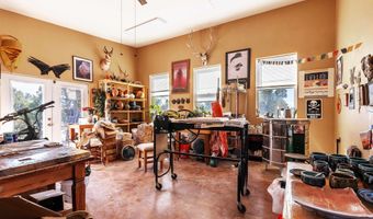 100 Lobo Ranch Rd, Arroyo Hondo, NM 87513