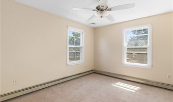 94 Ridgewood Rd, Middletown, RI 02842