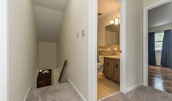 716 Reinke Rd, Ballwin, MO 63021