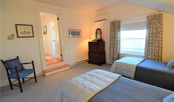 35 Chastellux Ave J, Newport, RI 02840