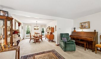3 Carleton Ct, Amherst, NY 14221