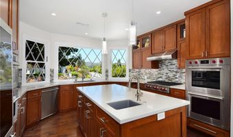 29302 Laro Dr, Agoura Hills, CA 91301