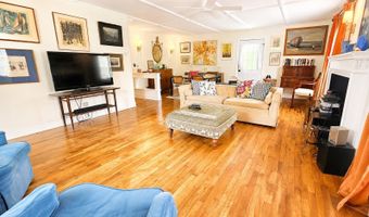 26 Knoll Crest Ln, Bennington, VT 05201