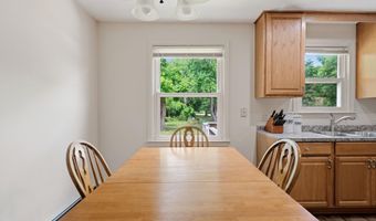 49 Gipp Rd, Albany, NY 12203