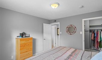 1026 Kehrs Mill Rd 4, Ballwin, MO 63011