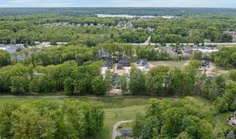 810 Club Dr W, Aurora, OH 44202