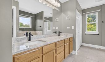 996 Timber Lake Dr, Antioch, IL 60002