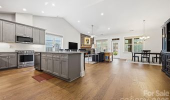 2 Lifestyle Ct, Arden, NC 28704