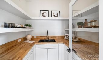 910 Everett Pl, Charlotte, NC 28205