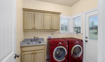 104 LOCHMEADE Dr, Atoka, TN 38004