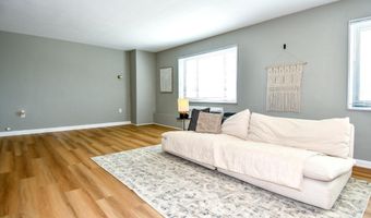 1300 S ARLINGTON RIDGE Rd 204, Arlington, VA 22202