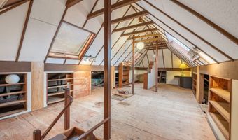 1350 Lopaka Pl, Kailua, HI 96734