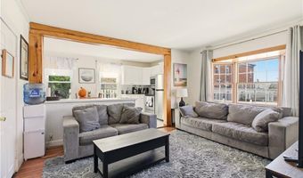 13 Holland St 1, Newport, RI 02840