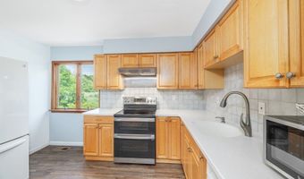 8 Pond Dr, Alloway, NJ 07422