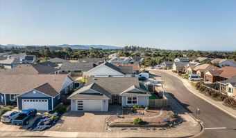 937 Carter St SW, Bandon, OR 97411