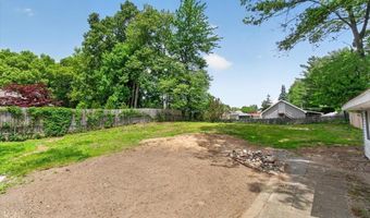 12 Winifred Dr, Albany, NY 12205