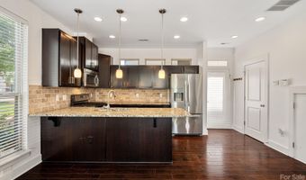 939 Warren Burgess Ln, Charlotte, NC 28205