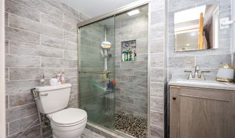 304 Oak St, Angola, IN 46703