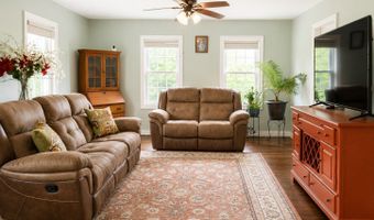 443 Amity Rd, Bethany, CT 06524