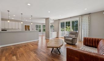 43949 BRUCETON MILLS Cir, Ashburn, VA 20147