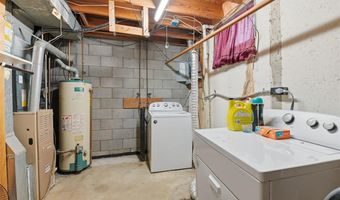 832 Wendevy Ct, Ballwin, MO 63011