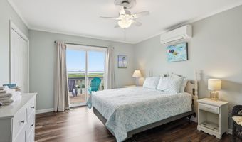 1116 E Fort Macon Rd, Atlantic Beach, NC 28512