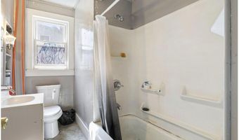 154 Madison St, Auburn, ME 04210