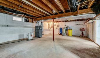 111 Elm Dr, Blakeslee, PA 18610