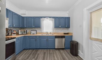 36 Broad St, Amsterdam, NY 12010