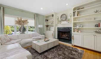 279 Alpine Estates Dr, Cranston, RI 02921