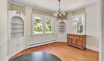 13 Hoyt Rd, Bethel, CT 06801