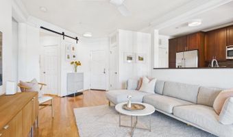 2101 N MONROE St #403, Arlington, VA 22207